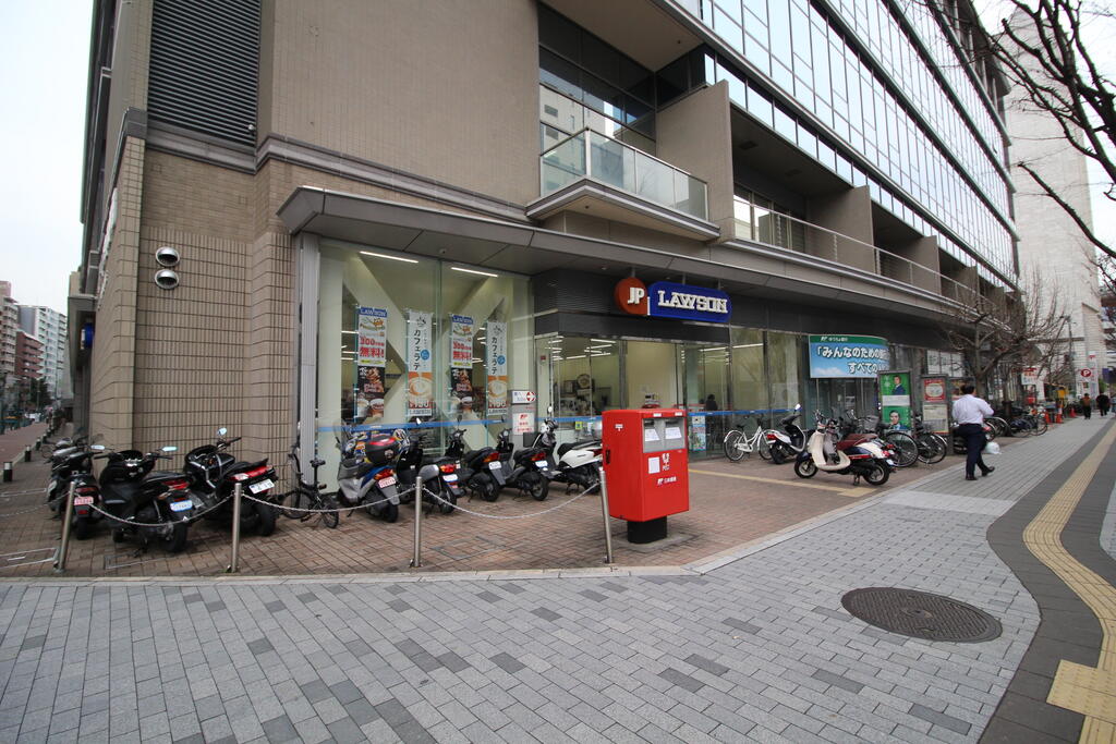 コンビニ　ローソンJPローソン神戸中央郵便局店（コンビニ）まで111m