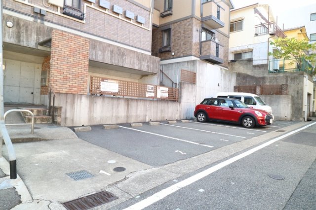 駐車場　☆神戸市垂水区　メゾンドアヴニール星ヶ丘☆