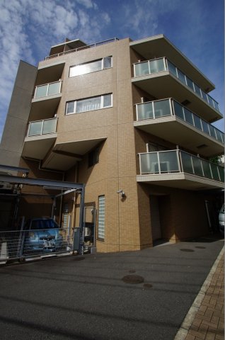 建物外観　妙蓮寺駅徒歩5分のマンションです。