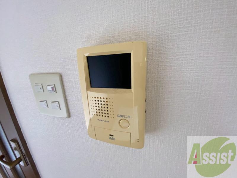 セキュリティ　ＴＶモニター付インターホンです。来客者の顔が見えるので安心！