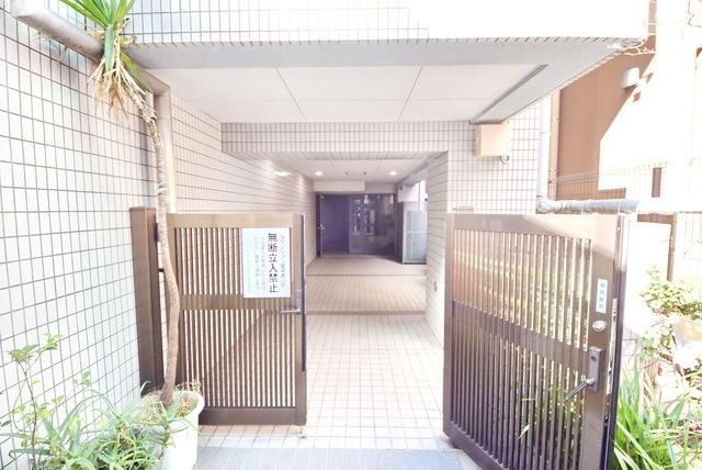 エントランス　エントランス