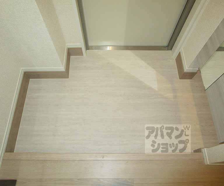 玄関　１０１号室の写真です。
