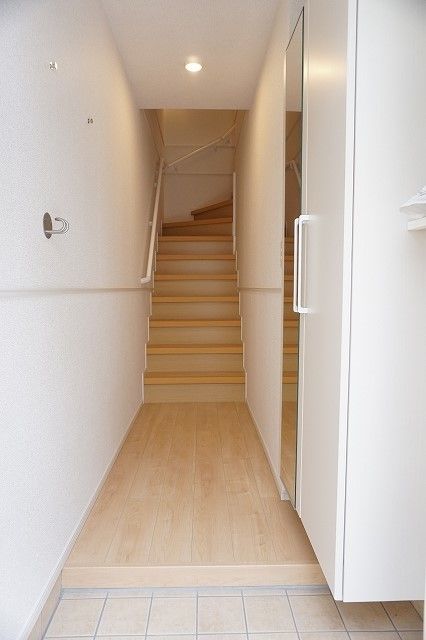 カーサ コリーナIIの玄関写真