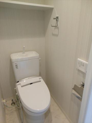 京急本線 京急川崎駅 徒歩5分 10階建 築15年のトイレ写真