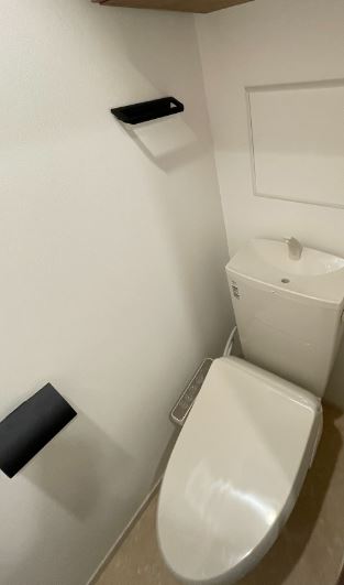 ＪＲ横須賀線 西大井駅 徒歩7分 4階建 築3年のトイレ写真