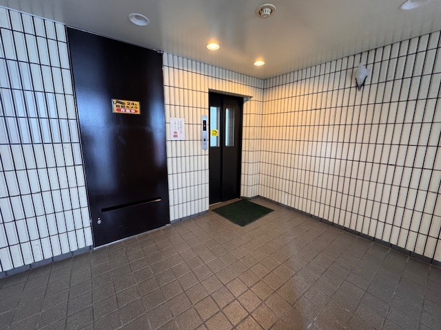 阪急宝塚線 岡町駅 徒歩8分 4階建 築42年の外観写真