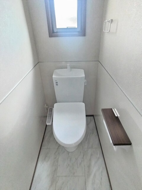 ＪＲ東北本線 岩沼駅 徒歩18分 2階建 築2年のトイレ写真