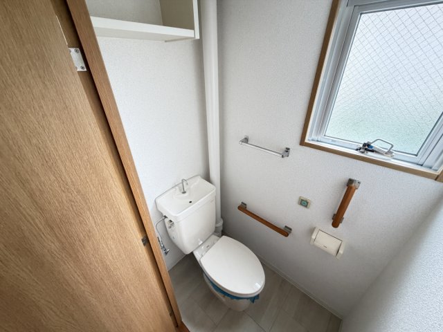 阪急宝塚線 池田駅 徒歩15分 5階建 築28年のトイレ写真
