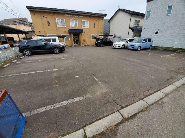 駐車場　駐車場