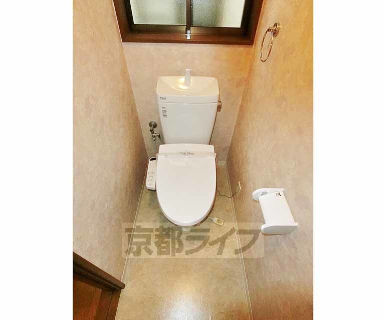 阪急京都線 長岡天神駅 徒歩8分 2階建 築30年のトイレ写真