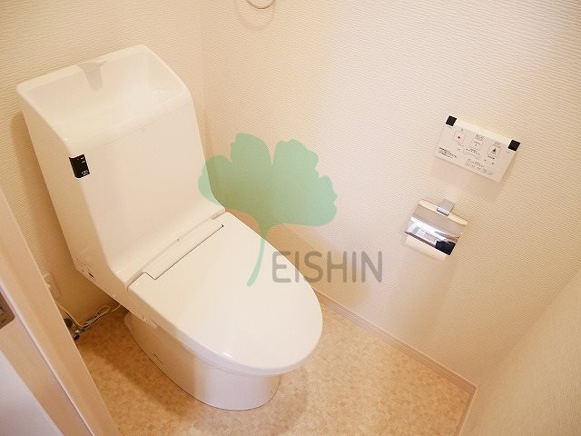 トイレ　温水洗浄付きトイレです！