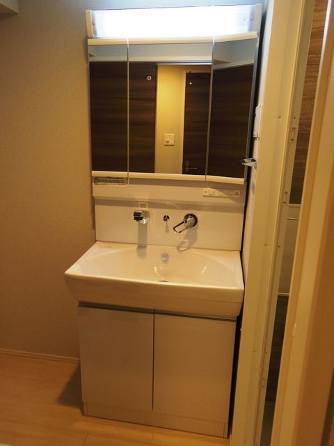 洗面設備　※別部屋の参考写真です。