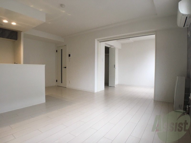 居室・リビング　広くてキレイなお部屋が広がっていて、充実した生活が送れそう。