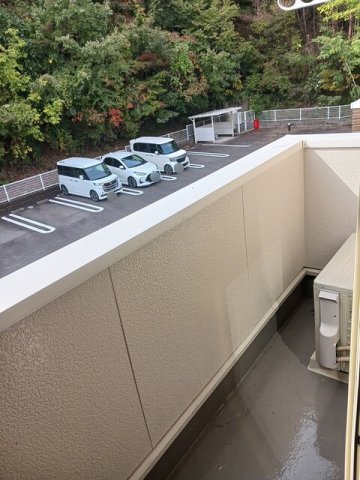 バルコニー　外からの目が気にならないバルコニーで洗濯物が干せます