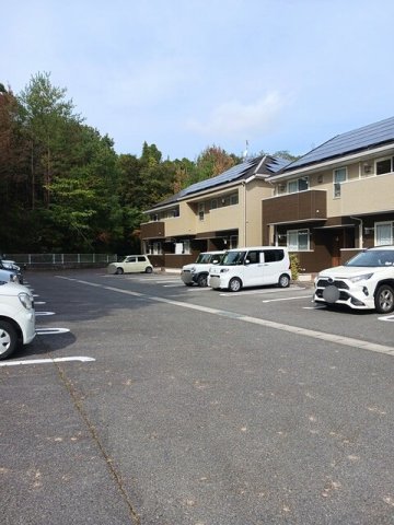 駐車場　車をお持ちの方に嬉しい駐車場付きの物件です