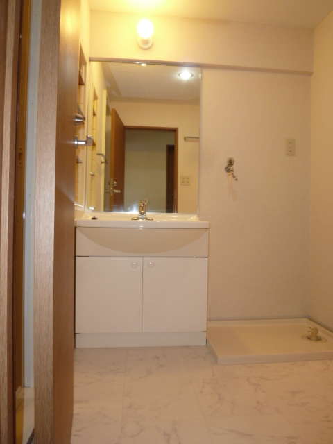 洗面設備　別のお部屋の写真です。