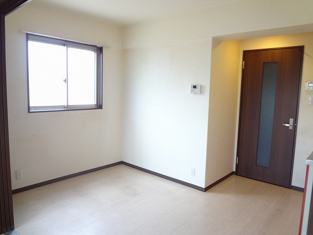 居室・リビング　同じ物件の似た間取りのお部屋です。