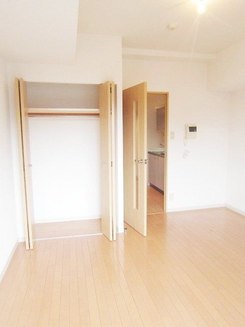 居室・リビング　別号室参考写真
