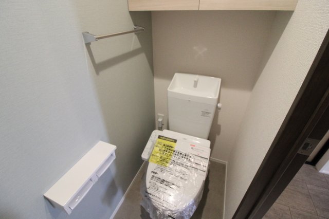トイレ　※同タイプの部屋写真です