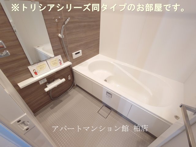 バス・シャワールーム　同施工会社、同型タイプです／※現況優先