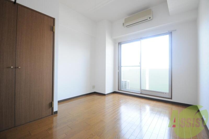 居室・リビング　明るく綺麗なお部屋はくつろぎの場です