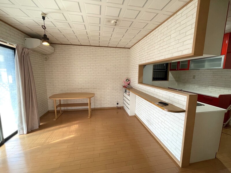 伏見区石田森東町 貸家の居間写真