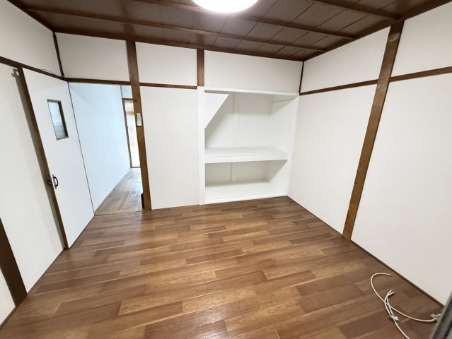 寝屋川市点野4丁目貸家の居間写真