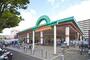 スーパー　デイリーカナート鶴山台店（スーパー）まで576m