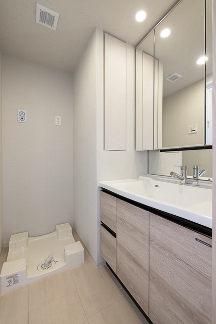 洗面設備　※写真は同タイプ住戸です。