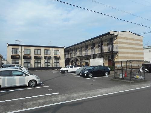 静岡市駿河区中原のアパートの建物外観