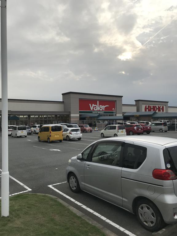 スーパー　バロー豊川店（スーパー）まで432m