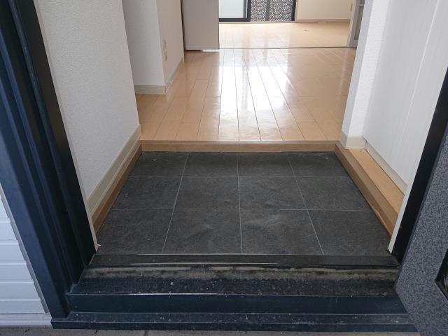 玄関　別部屋参照