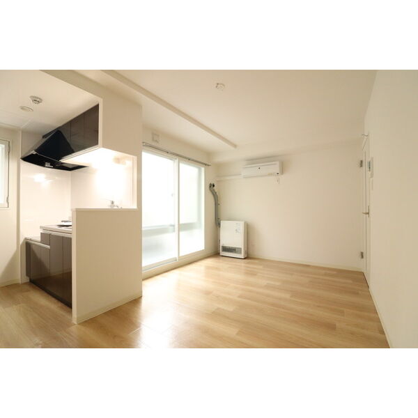 居室・リビング　広くて使いやすいリビングルームです♪