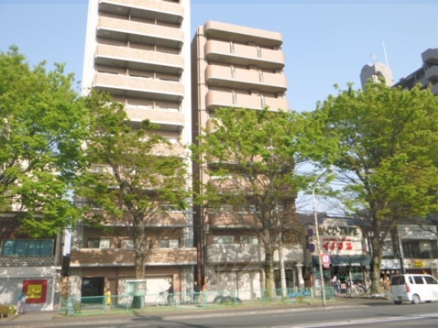 京都市下京区七条御所ノ内南町のマンションの建物外観