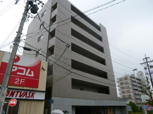 名古屋市天白区中平のマンションの建物外観