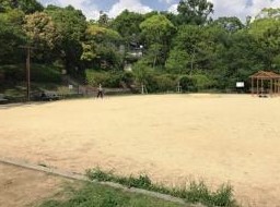 【吹田市南正雀のマンションの公園】