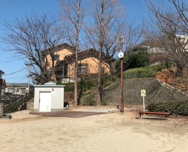 【大府市東新町のマンションの公園】