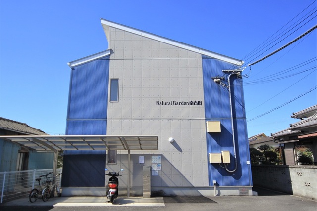 【松山市南吉田町のアパートの建物外観】