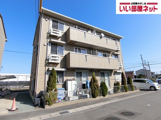 【津市河芸町上野のアパートの建物外観】