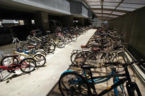 【福岡市博多区住吉のマンションの駐車場】