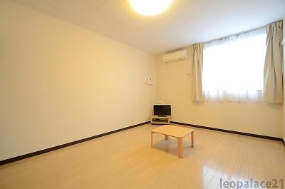 居室・リビング　ト備品や設備仕様は号室等により異なります現地をご確認下さい。