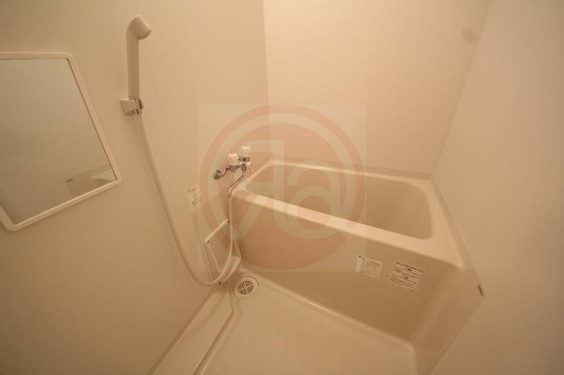 バス・シャワールーム　コンパクトで使いやすいお風呂です