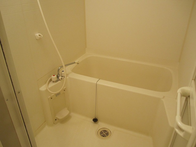 バス・シャワールーム　※同物件別部屋参考写真