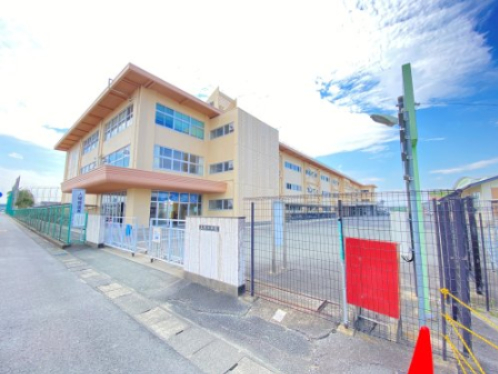 中学校　松阪市立三雲中学校（中学校）まで3199m