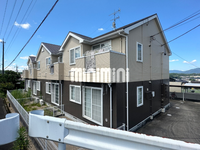建物外観　明るくお洒落な外観です。