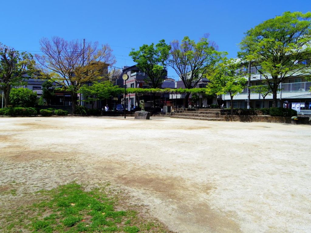 【江戸川区中葛西のマンションの公園】