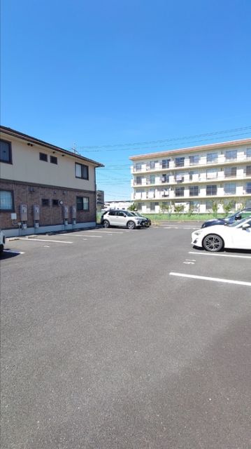 【リビングタウン渡橋　A棟の駐車場】