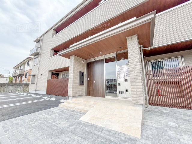 エントランス　オートロック付きのエントランス☆