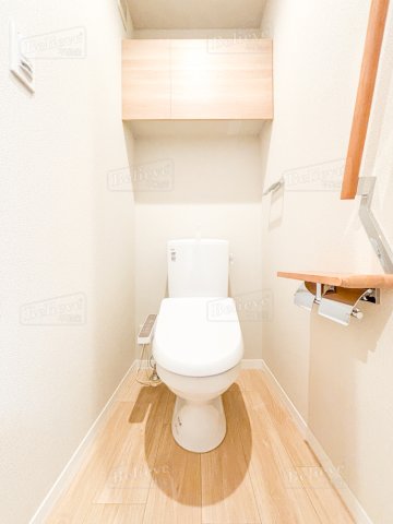 トイレ　嬉しい温水洗浄便座付き★