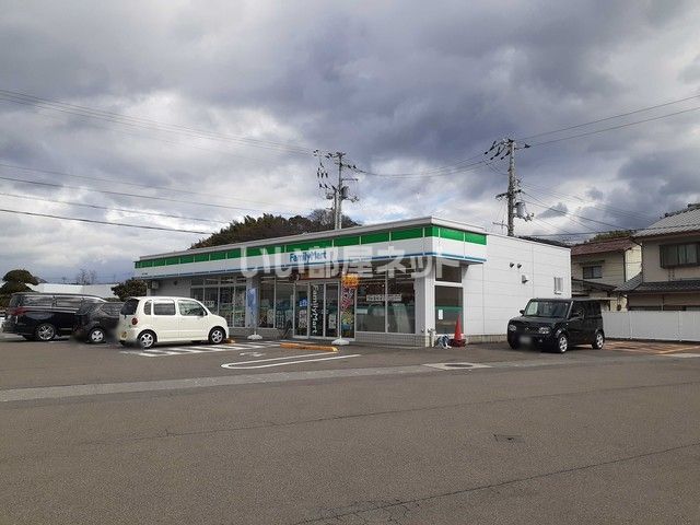 コンビニ　ファミリーマート 新居浜神郷店（コンビニ）まで504m